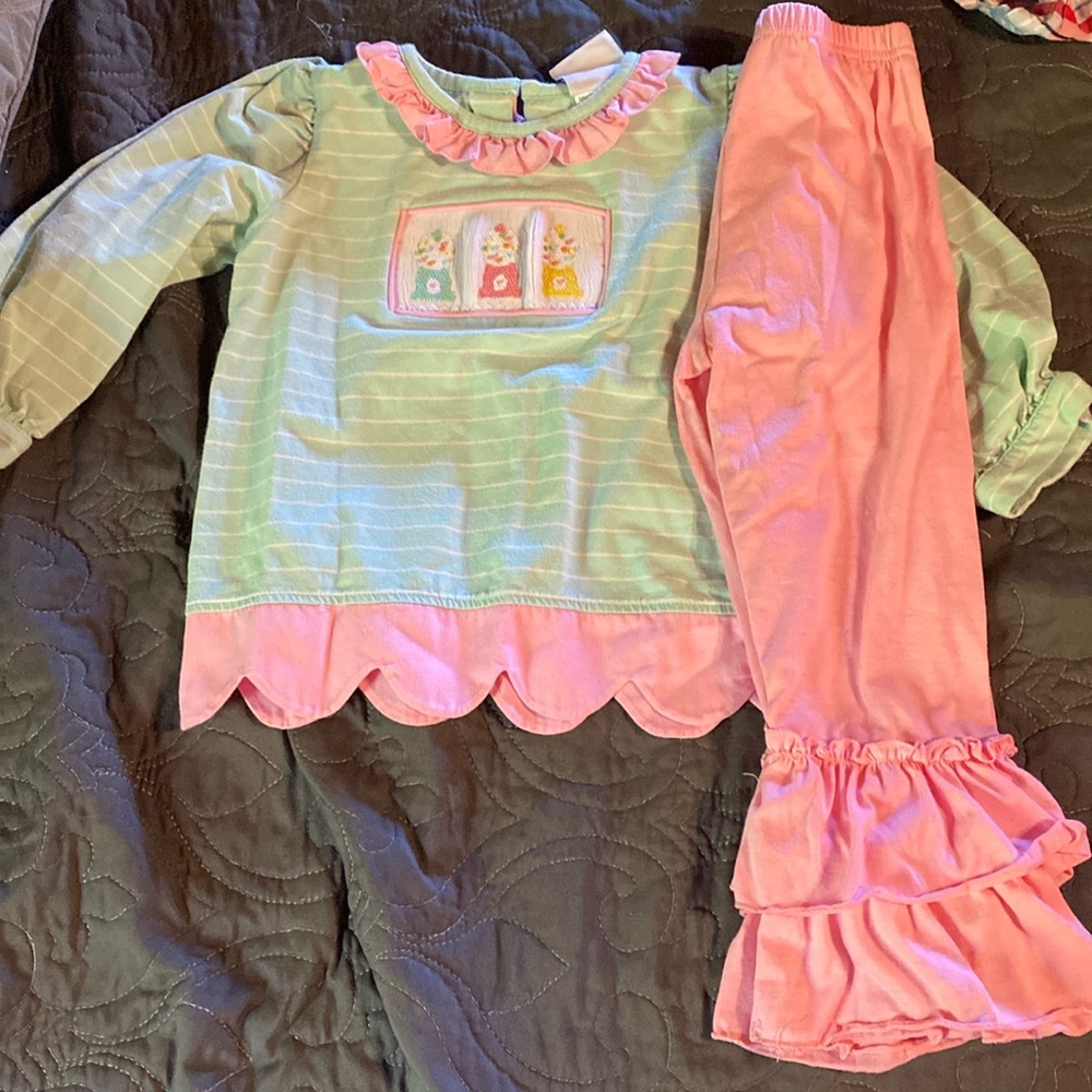 Girls smocked set, 4T